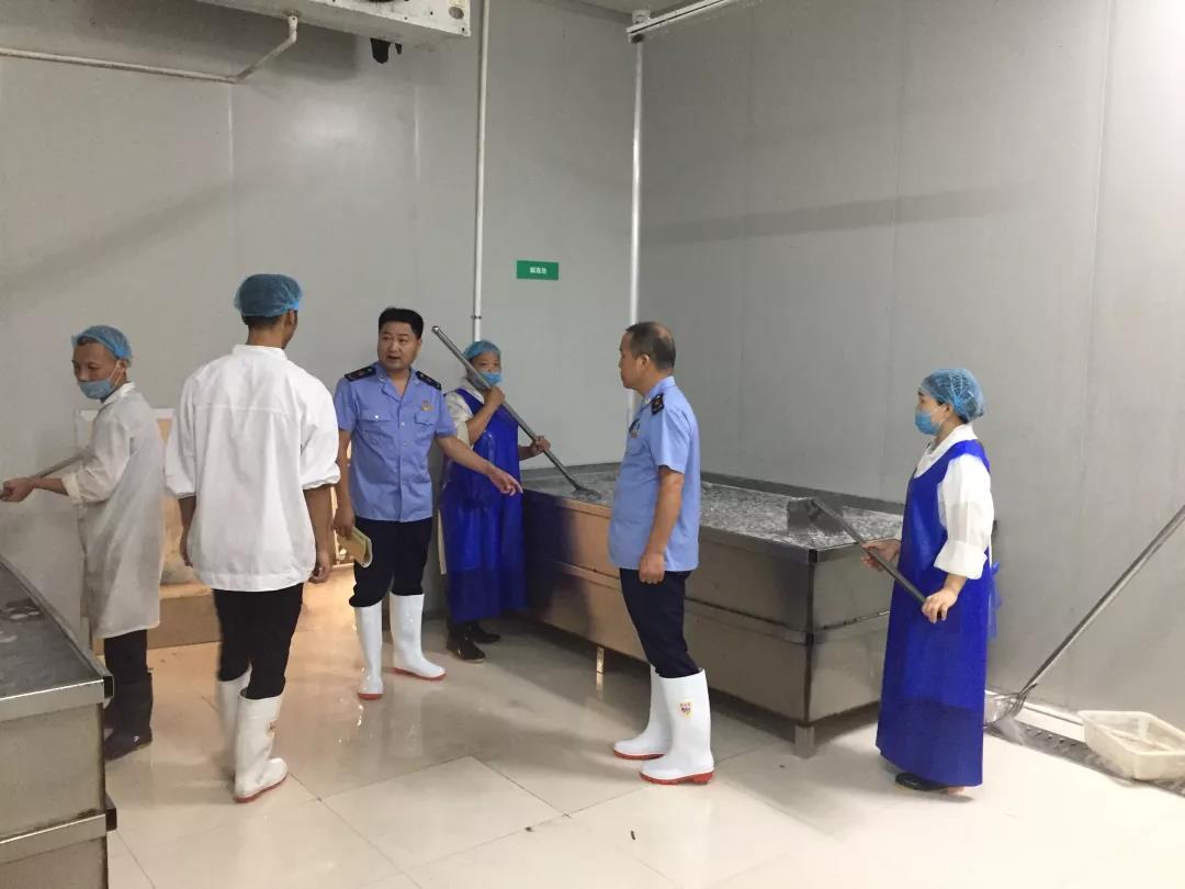 鳳橋市場監管分局開展食品生產企業“全覆蓋”監督檢查 筑牢食品安全防線